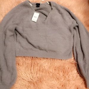 Cute crop top sweater! 💞